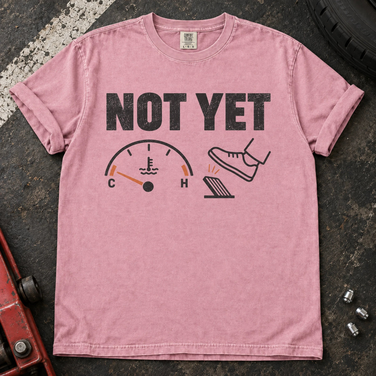 Blossom car enthusiast T-shirt. A temperature gauge tells the impatient right foot, not yet.