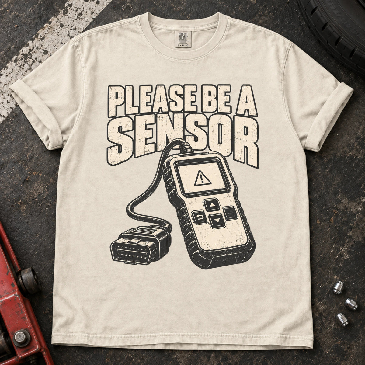 Ivory car enthusiast T-shirt. A fault scanner accompanies the plea, please be a sensor.