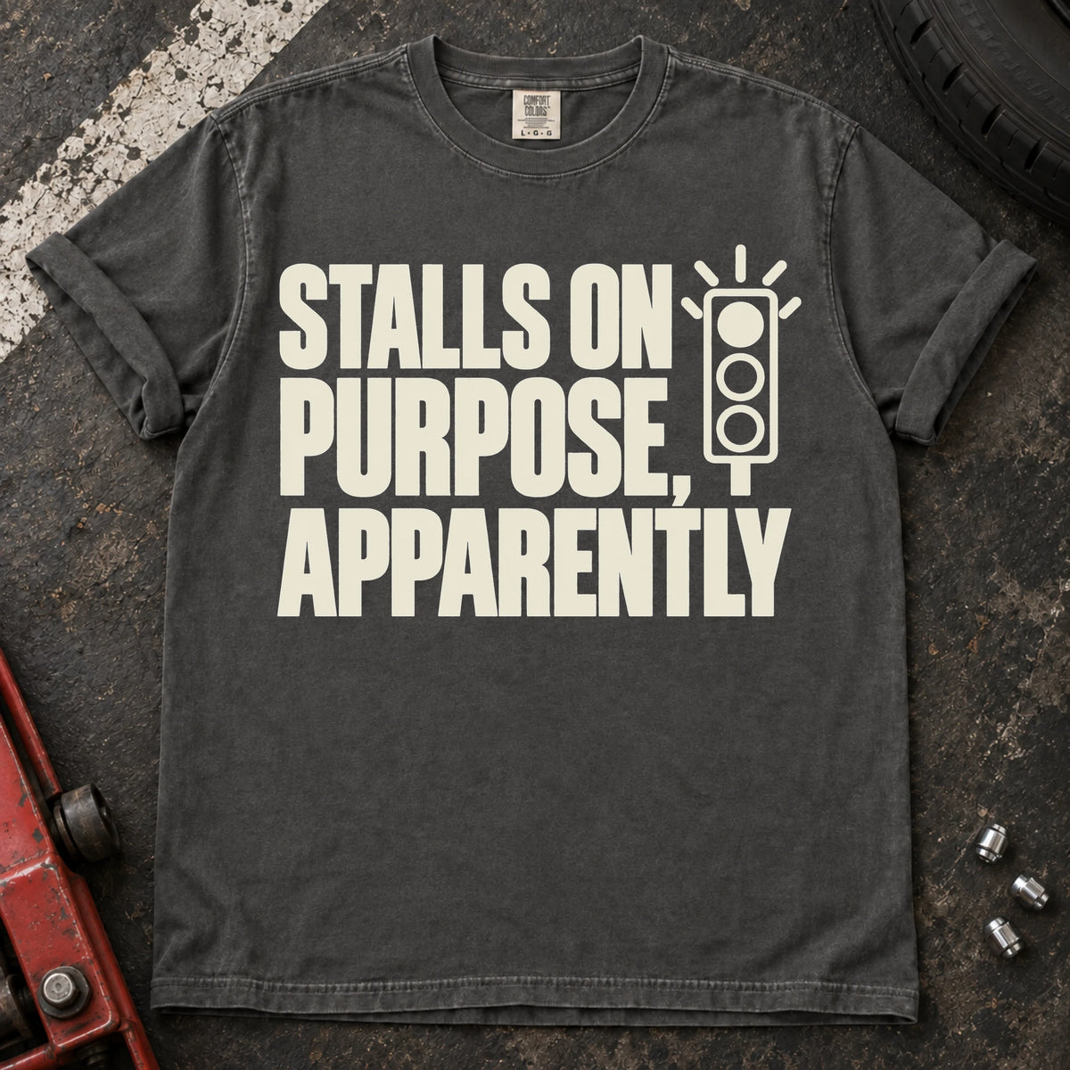 Pepper car enthusiast T-shirt. A traffic light accompanies stalls on purpose, apparently.